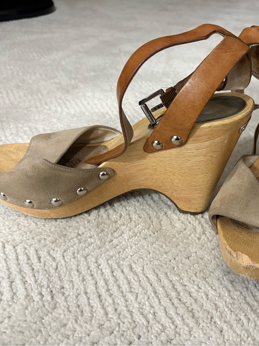 Michael Kors beige & Tan Suede & Wood Wedge Sandals